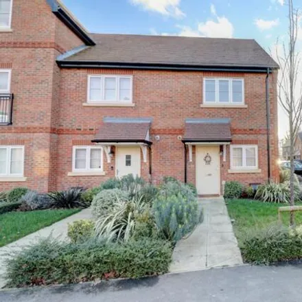 Buy this 2 bed house on Aspen Road in High Wycombe, HP10 9FA