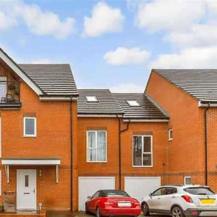 Buy this 4 bed townhouse on North Mead Road in Chichester, PO19 6AZ
