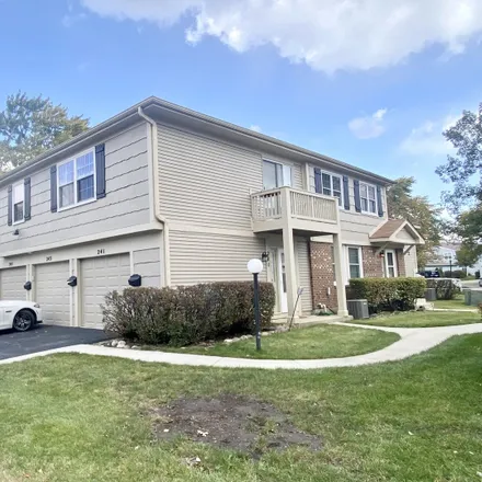 Rent this 2 bed townhouse on Kindercare in Redwood Court, Vernon Hills