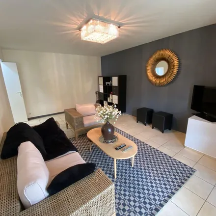 Rent this 6 bed apartment on AXA Assurance in 9 Place de l'Hôtel de Ville, 74200 Thonon-les-Bains