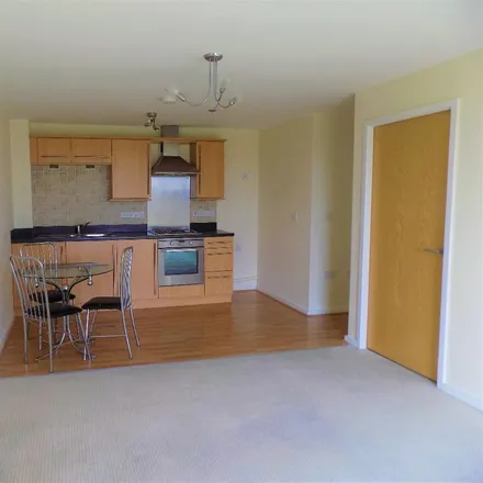 Image 3 - March Drive, Priory Estate, Dudley, DY1 3HP, United Kingdom - Apartment for rent