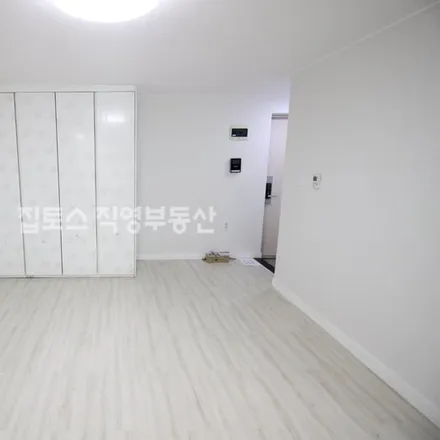 Rent this studio apartment on 서울특별시 강남구 삼성동 31-12