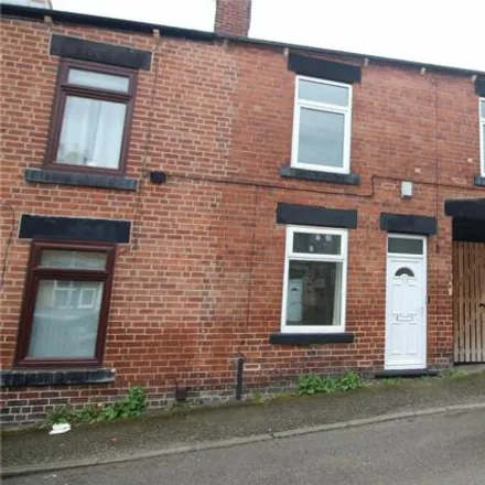 Rent this 3 bed townhouse on Orchard Street in Wombwell, S73 8HG