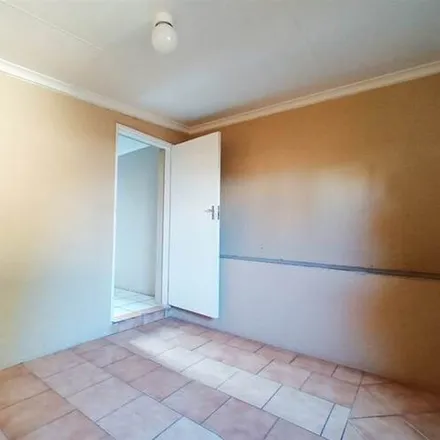 Rent this 1 bed apartment on De Wet Street in Horison, Roodepoort