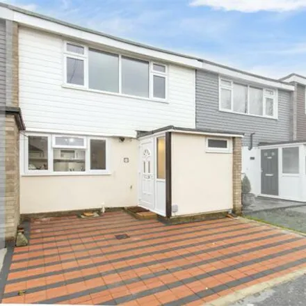 Buy this 3 bed townhouse on Cattawade Link in Basildon, SS14 2QF