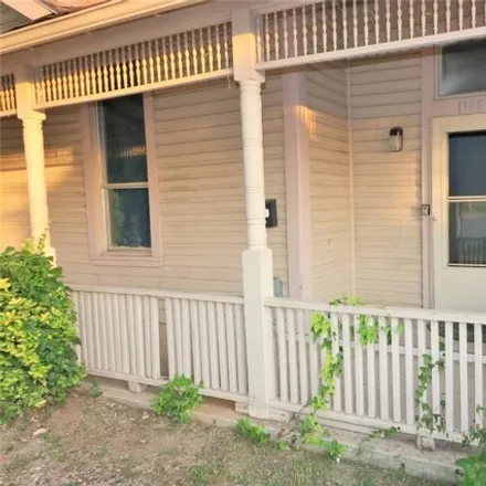 Rent this studio house on 1104 East 8th Street in Dallas, TX 75203
