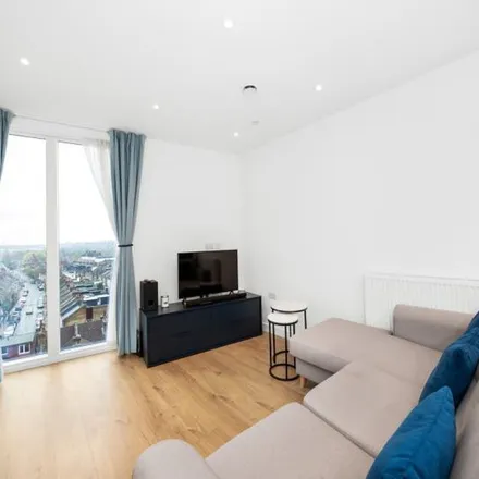 Rent this 3 bed apartment on Maritime Apartments in Manilla Walk, London