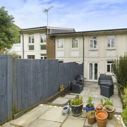 Image 2 - Thirlmere Gardens, London, HA6 2RS, United Kingdom - Townhouse for sale