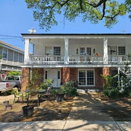 Rent this 3 bed condo on 3 Neron Place in New Orleans, LA 70118