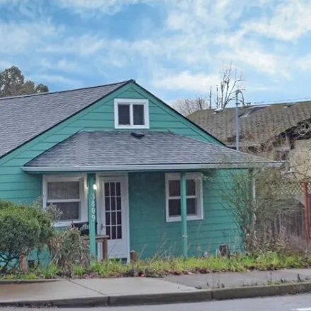 Buy this 2 bed house on 3809 Willamette Street in Eugene, OR 97405