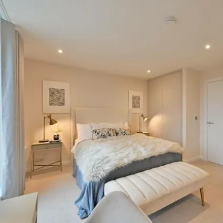 Image 5 - Rosebery Road, Kings Avenue, London, SW4 8BF, United Kingdom - Townhouse for rent
