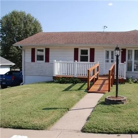 Buy this 3 bed house on 3042 Mayfair Drive in Saint Joseph, MO 64506
