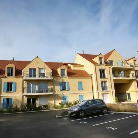 Rent this 3 bed apartment on 13 Rue de l'Étang in 91410 Dourdan, France