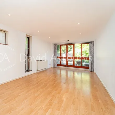 Rent this 3 bed townhouse on 42 Claremont Road in London, N6 5DA