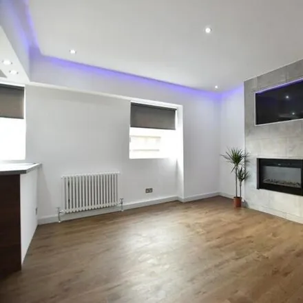 Rent this 2 bed house on Laurel Place in Thornwood, Glasgow