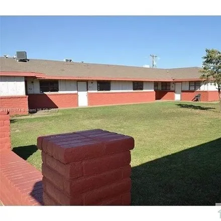 Rent this 2 bed apartment on Cecy's Daycare in 1224 South Maddox Avenue, Dumas