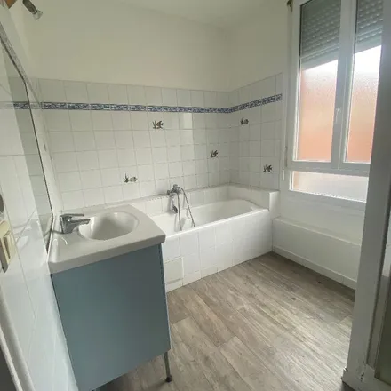 Rent this 3 bed apartment on 1 Rue de la Paix in 02200 Soissons, France