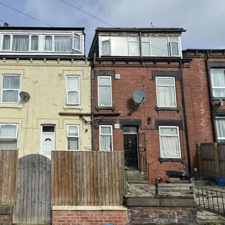 Rent this 3 bed townhouse on Ashton Grove in Leeds, LS8 5BR