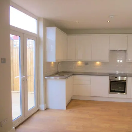 Rent this 4 bed townhouse on Tylecroft Road in London, SW16 4TE