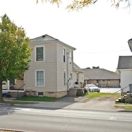 Buy this 3 bed duplex on 105 West Auburn Avenue in Bellefontaine, OH 43311