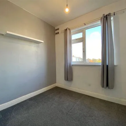 Rent this 2 bed townhouse on Foredyke Avenue in Hull, HU7 0DS