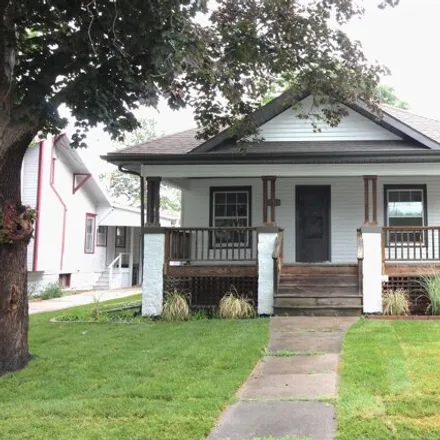Buy this 3 bed house on 1726 S 23rd St in Lincoln, Nebraska