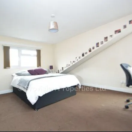 Rent this 4 bed apartment on Harold Mount in Leeds, LS6 1PW