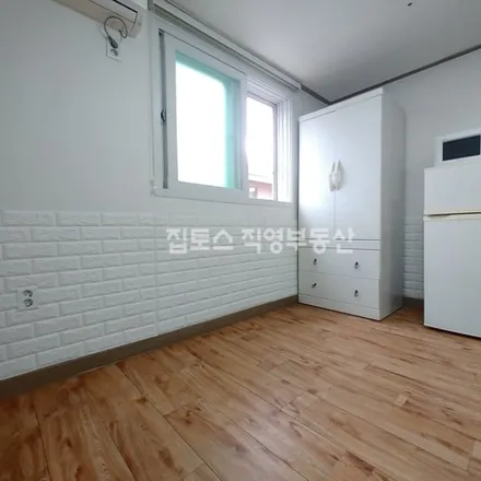 Rent this studio apartment on 서울특별시 관악구 봉천동 969-25