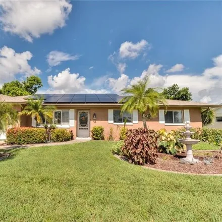 Image 1 - 1082 Southeast 18th Place, Cape Coral, FL 33990, USA - House for sale