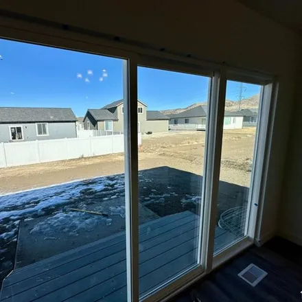 Image 4 - 2355 East Boxwood Lane, Eagle Mountain, UT 84005, USA - House for sale