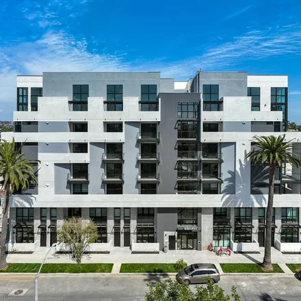 Rent this 2 bed apartment on 1134 Locust Avenue in Long Beach, CA 90813