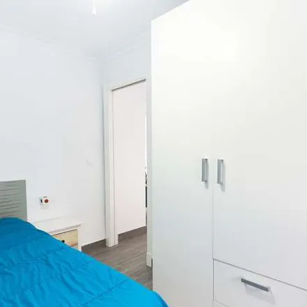 Image 4 - Calle Manuel Casana, 15, 41018 Seville, Spain - Apartment for rent