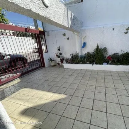 Buy this 3 bed house on Avenida Corregidora 947 in Delegación Epigmenio González, 76140 Querétaro