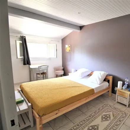 Rent this 2 bed apartment on 30700 Saint-Quentin-la-Poterie