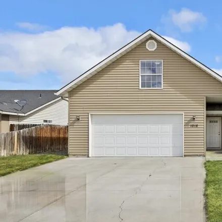 Buy this 3 bed house on 1020 Caswell Avenue West in Twin Falls, ID 83301