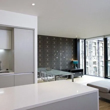 Image 4 - 24 Simpson Loan, City of Edinburgh, EH3 9GD, United Kingdom - Apartment for rent