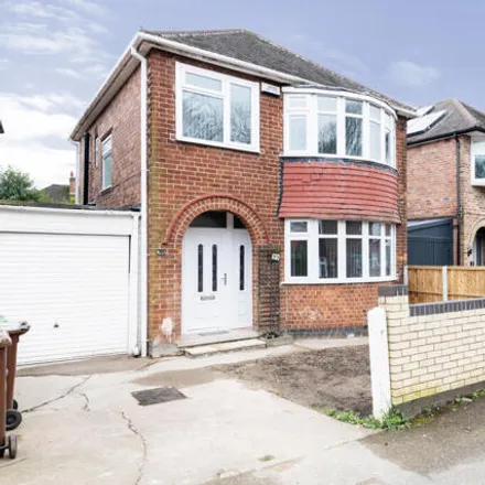 Rent this 3 bed house on 27 Russell Crescent in Wollaton, NG8 2BQ