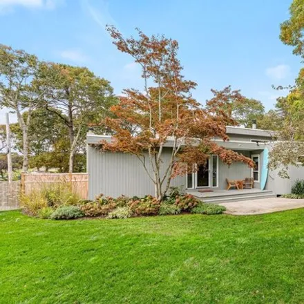 Rent this 4 bed house on 30 King Street in Southampton, Hampton Bays