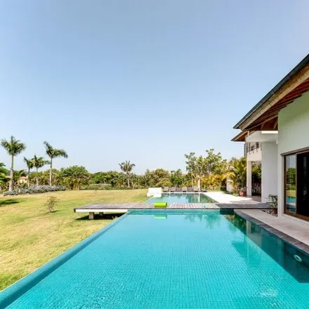 Image 4 - Luxury Villas $ 3 - House for sale