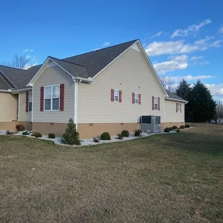 Buy this 3 bed house on 1505 5th Avenue in Manchester, Coffee County