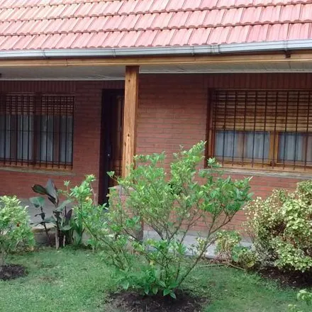 Buy this 3 bed house on Manuel Ocampo 2075 in 1822 Lanús Oeste, Argentina