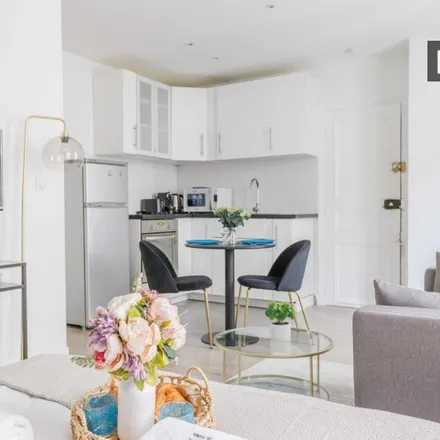 Rent this studio apartment on 15 Passage de l'Union in 75007 Paris, France