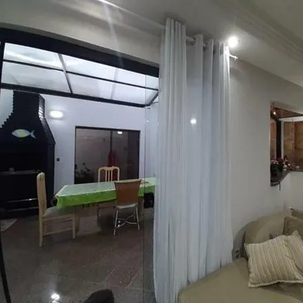 Rent this 4 bed house on Rua Barão de Mauá in São José, São Caetano do Sul - SP