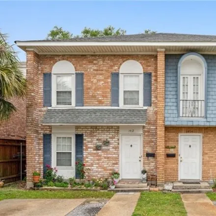 Buy this 6 bed townhouse on 1412 Carrollton Avenue in Metairie, LA 70005