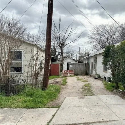 Image 2 - 356 Victor Street, San Antonio, TX 78209, USA - House for sale