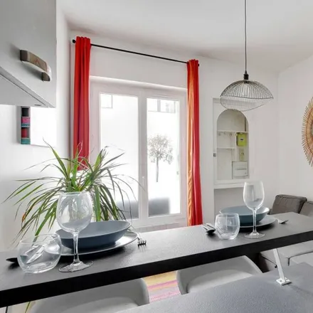Rent this studio apartment on 5 Rue Vauthier in 92100 Boulogne-Billancourt, France