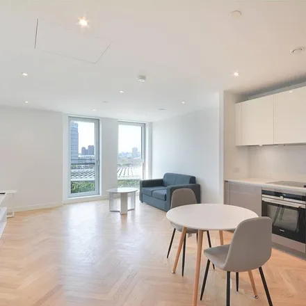 Rent this 1 bed apartment on Two Fifty One in 251 Southwark Bridge Road, London