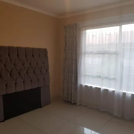Image 3 - Woodley Road, Cresta, Johannesburg, 2001, South Africa - Apartment for rent