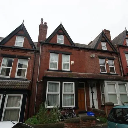 Rent this 7 bed townhouse on 39 Manor Drive in Leeds, LS6 1DD