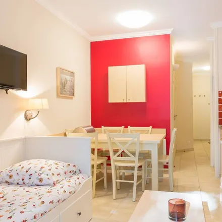Image 1 - avenue de provence, 83980 Le Lavandou, France - Apartment for rent